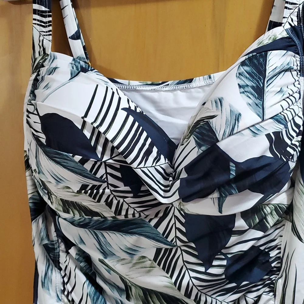 La Blanca Moment of Zen Tankini Top - Picture 2 of 3
